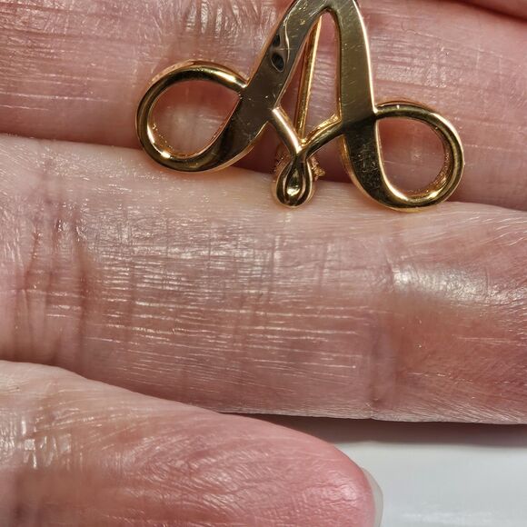 Vintage Avon Lady Award Gold Tone Initial Letter "A" Classic Pin Brooch - Picture 2 of 10